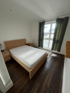 2 bedroom flat to rent, Pepper Street, London E14