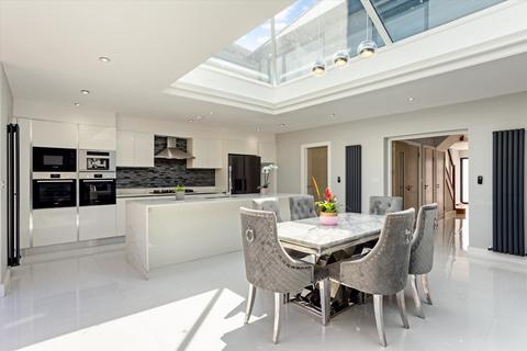 undefined, Derwent Avenue, London, SW15