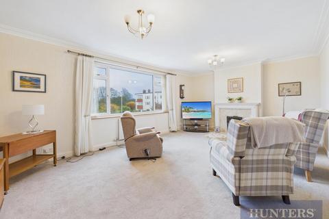 2 bedroom flat for sale, Weydale Avenue, Scarborough