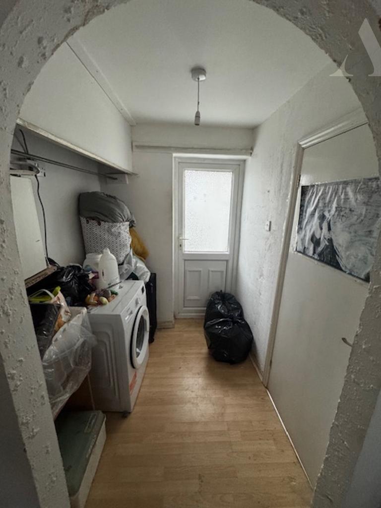 69a Sladefield Road rear Hallway.jpeg