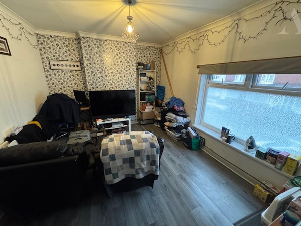 69a Sladefield Road lounge.jpeg