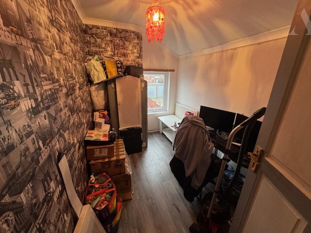 69a Sladefield Road bedroom 1.jpeg