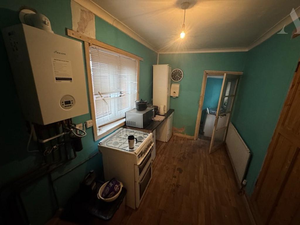69 Sladefield Road dining room.jpeg