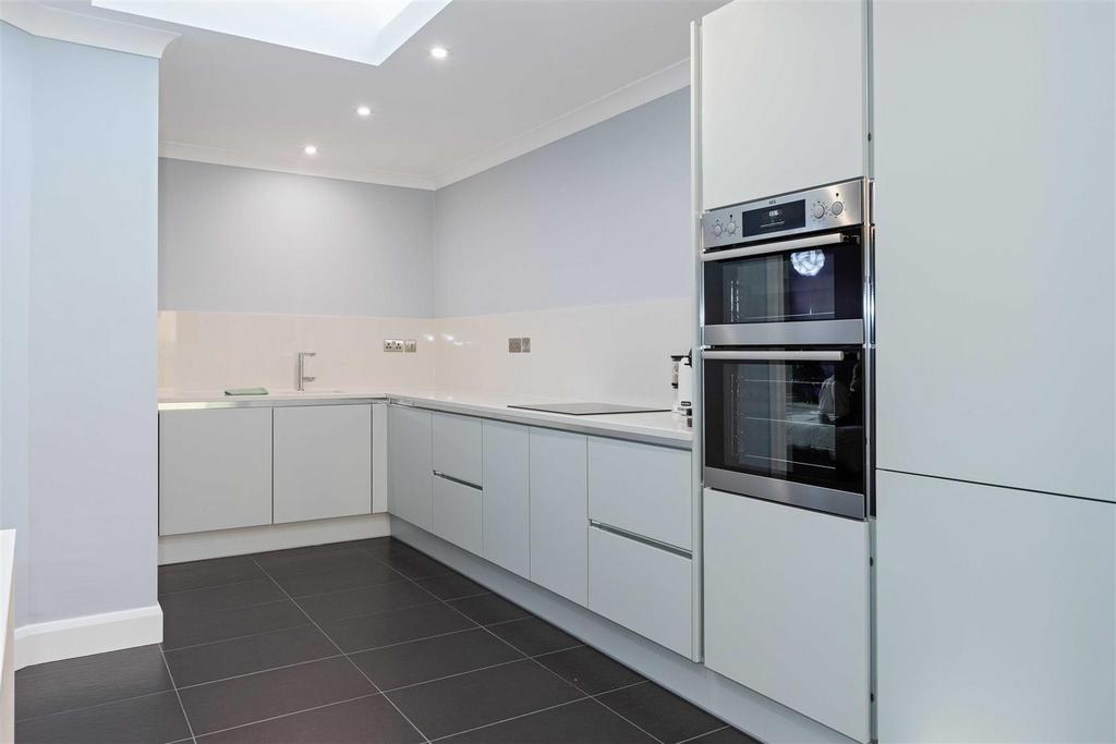 Findon rd 8.jpg