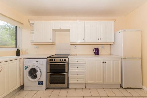 4 bedroom house to rent, Kemsing Gardens, Canterbury