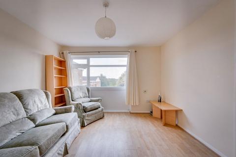 4 bedroom house to rent, Hovenden Close, Canterbury