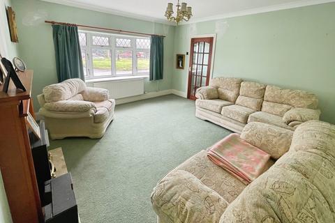 4 bedroom bungalow for sale, Hawthorn Drive, South Cornelly, Bridgend, CF33
