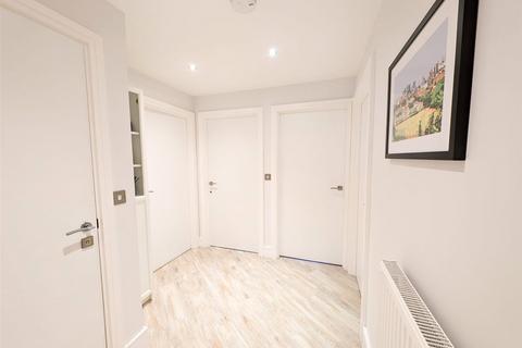 3 bedroom apartment to rent, Jubilee Court, London SE10