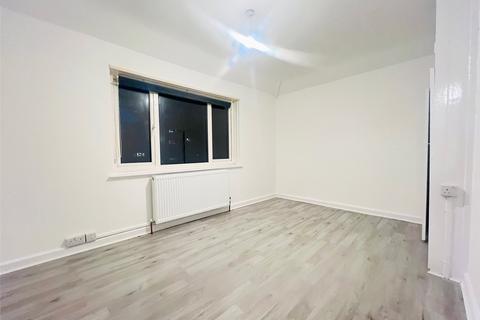 Terraced house to rent, Camden Gardens, Thornton Heath, CR7