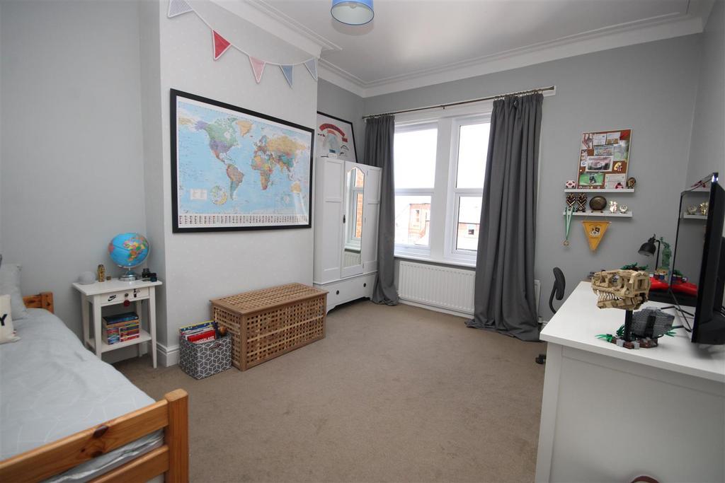 Bedroom 2 (Rear)