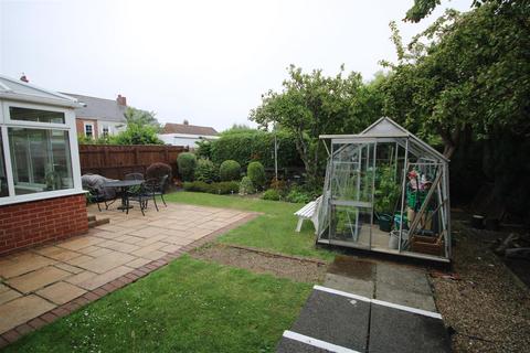 2 bedroom semi-detached bungalow for sale, Ravensbourne Avenue, East Boldon