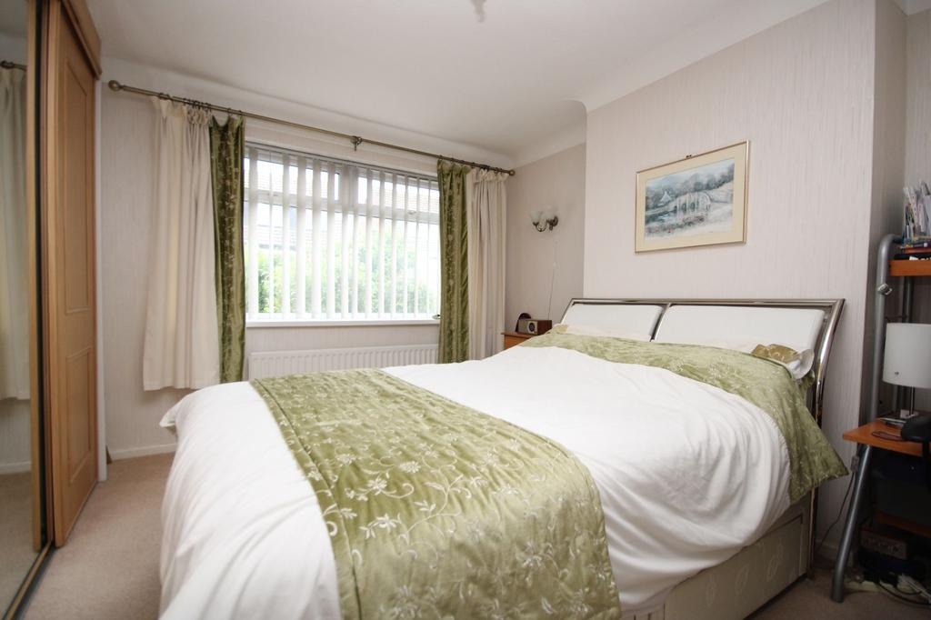 Bedroom 1 (Front)