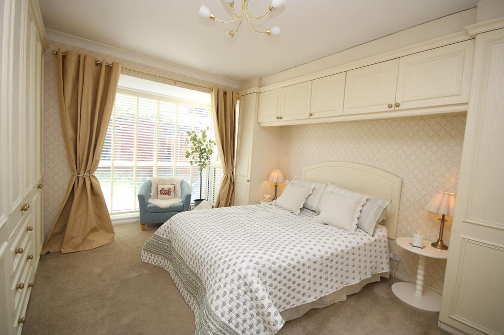 Bedroom 1 (Rear)
