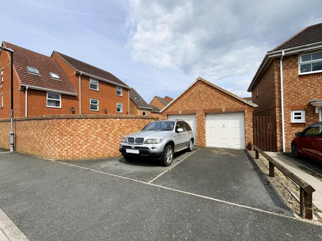 Garage/parking