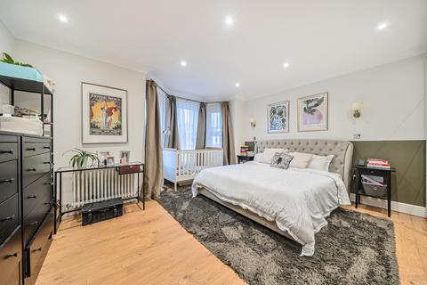 4 bedroom semi-detached house for sale, Norfolk Road, Shirley, Southampton, Hampshire, SO15