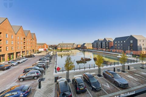 undefined, Kingsbrook Basin, Kingsbrook, Aylesbury, Buckinghamshire