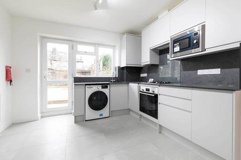 2 bedroom flat to rent, Burnley Road, London NW10