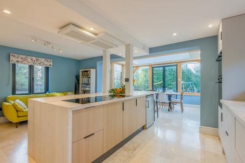 4 bedroom detached house for sale, Hereford