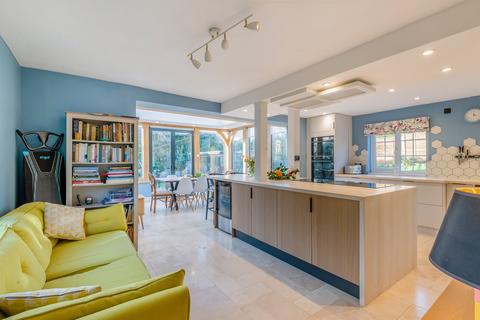 4 bedroom detached house for sale, Hereford