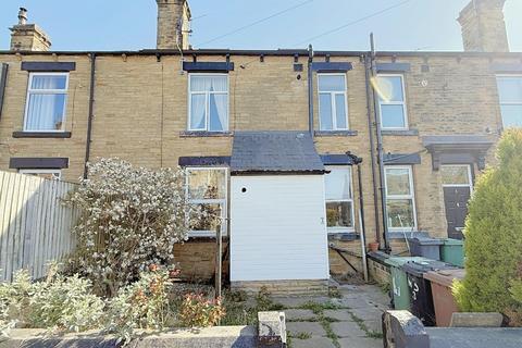3 bedroom terraced house for sale, Gladstone Terrace, Pudsey, LS28 6NE