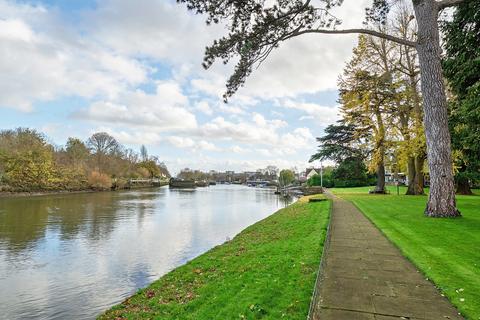 undefined, Stoneydeep, 48 Twickenham Road, Teddington, TW11