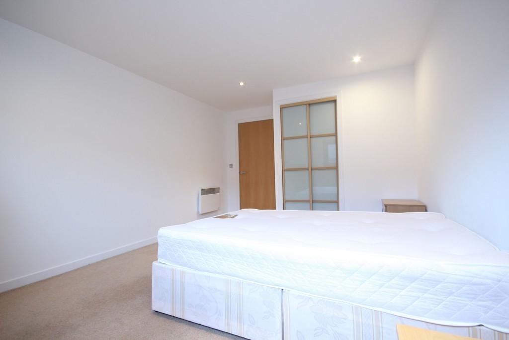 3.2 LQ Bedroom2