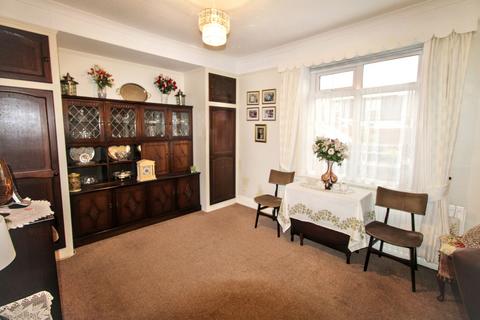 2 bedroom semi-detached bungalow for sale, Firtree Avenue, Walkerville, Newcastle upon Tyne, Tyne and Wear, NE6 4TB
