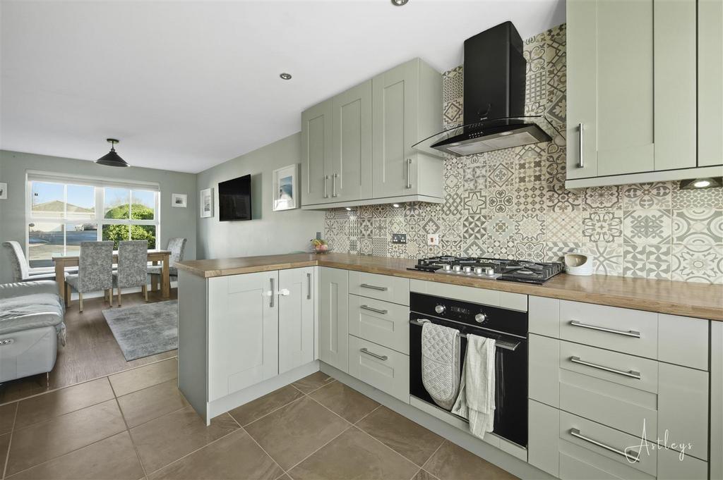 Kitchen/Dining Room