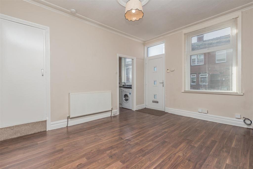 Living Room &amp; Dining Area: