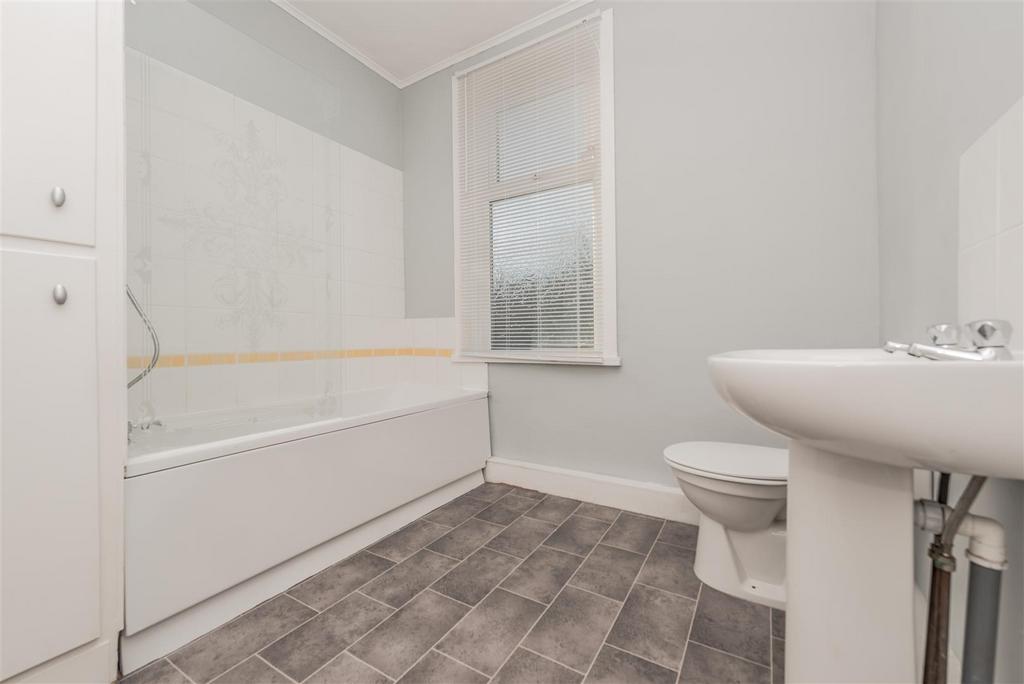 Bathroom / WC: