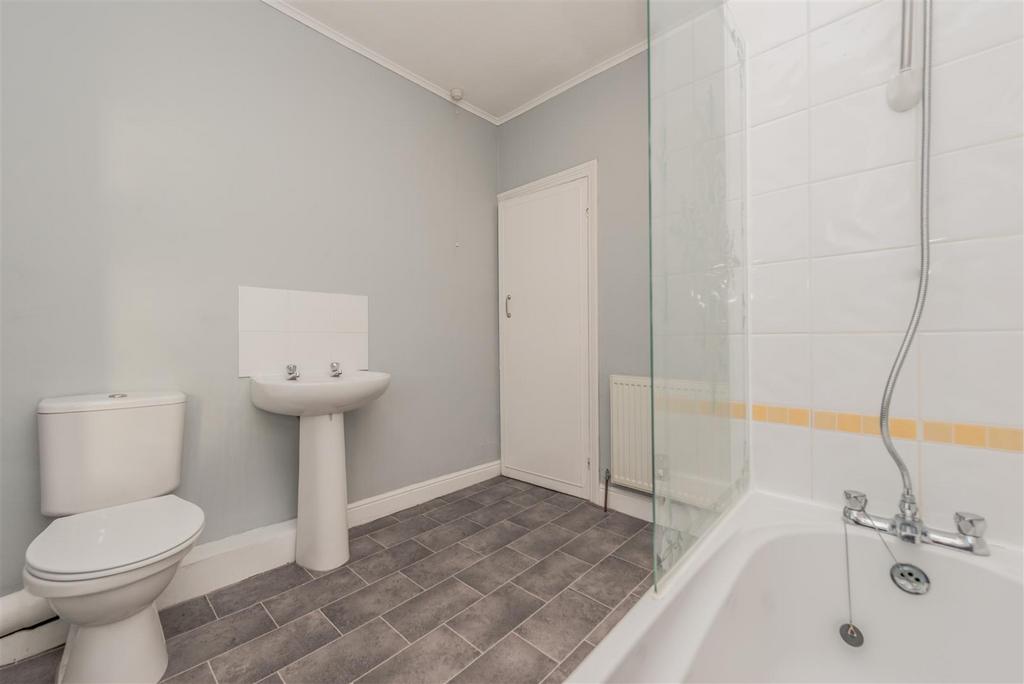 Bathroom / WC: