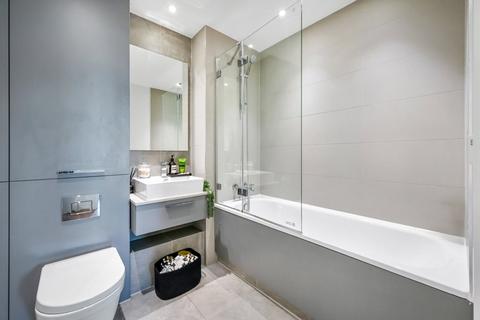 3 bedroom apartment to rent, Equipment Works, 2 Vanguard Wy, E17