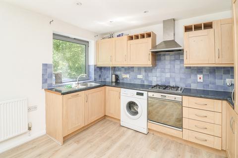 2 bedroom flat for sale, Streatham High Road, London SW16