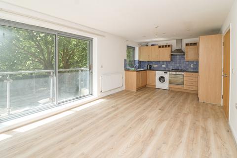 2 bedroom flat for sale, Streatham High Road, London SW16