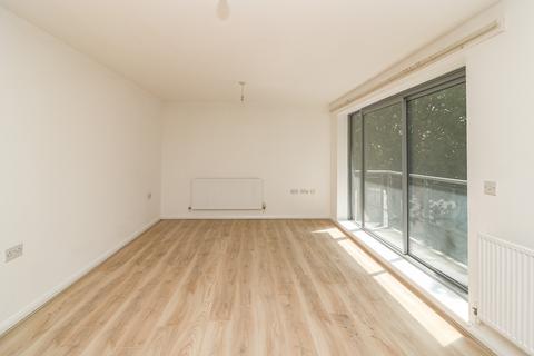 2 bedroom flat for sale, Streatham High Road, London SW16