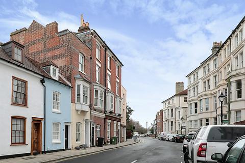 2 bedroom flat to rent, Southsea, PO5
