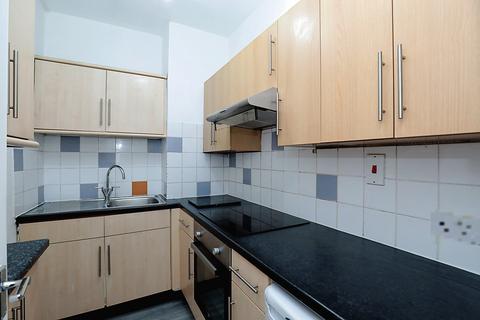 2 bedroom flat to rent, Southsea, PO5