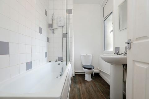 2 bedroom flat to rent, Southsea, PO5