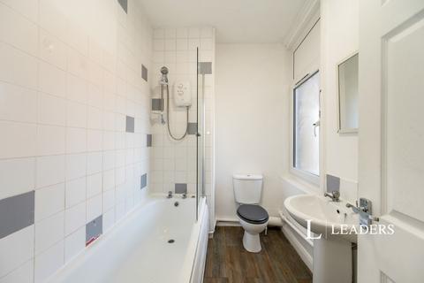 2 bedroom flat to rent, Southsea, PO5