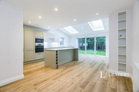 4 bedroom house to rent, Havers Avenue, Hersham, KT12