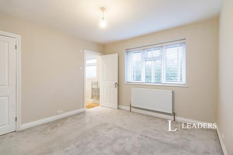 4 bedroom house to rent, Havers Avenue, Hersham, KT12