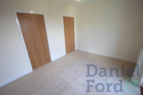 3 bedroom apartment to rent, Telegraph Avenue, London