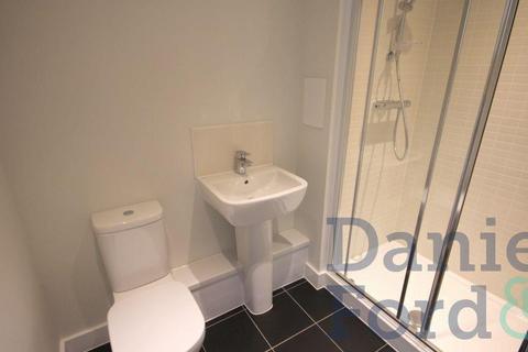 3 bedroom apartment to rent, Telegraph Avenue, London