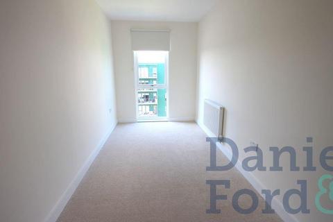 3 bedroom apartment to rent, Telegraph Avenue, London