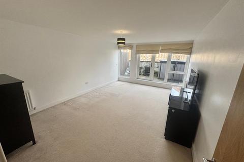 3 bedroom apartment to rent, Telegraph Avenue, London