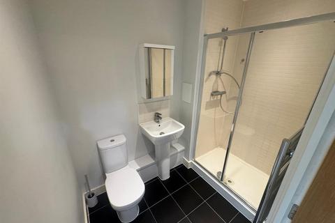 3 bedroom apartment to rent, Telegraph Avenue, London