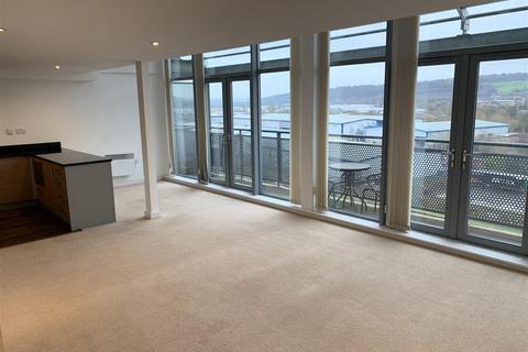 3 bedroom apartment to rent, Valley Mill, Elland, HX5 9GY