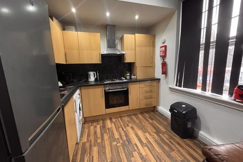 2 bedroom flat to rent, City Road, Cardiff CF24