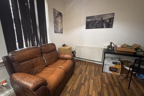 2 bedroom flat to rent, City Road, Cardiff CF24