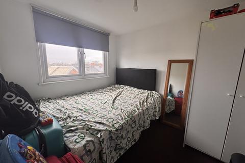 2 bedroom flat to rent, City Road, Cardiff CF24